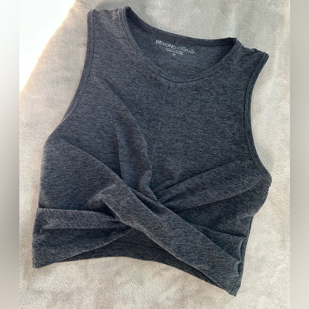 Beyond Yoga Charcoal Twist-Front Crop Tank